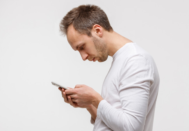 Text Neck Syndrome: Causes, Symptoms, and Prevention